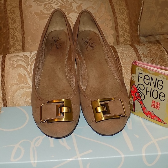 Life Stride Shoes - Comfy Flats by Life Stride EUC Taupe 9.5M